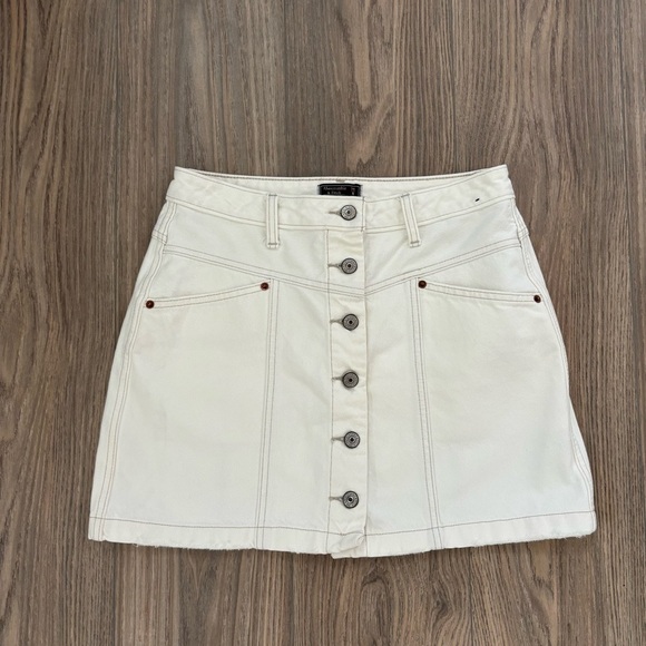❗️Last Chance | Abercrombie & Fitch Denim High Waisted Mini Skirt Sz 6/28 - Picture 2 of 4